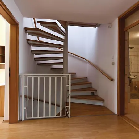 6 Bedroom Awesome In Pula Fondole