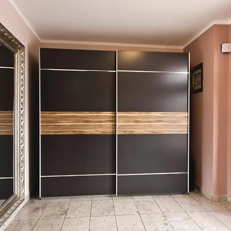 6 Bedroom Awesome In Pula