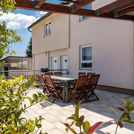 Holiday home 6 Bedroom Awesome In Pula Fondole